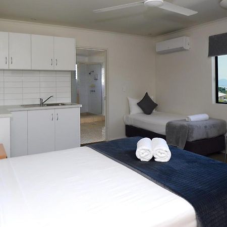 טאונסביל Summit Motel מראה חיצוני תמונה
