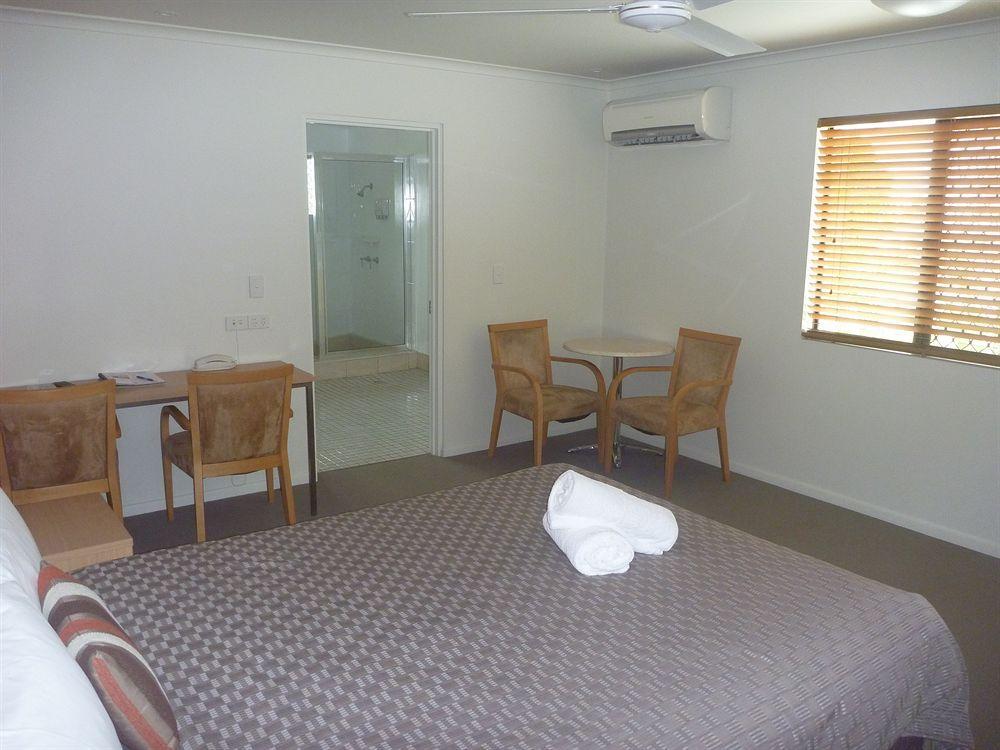 טאונסביל Summit Motel מראה חיצוני תמונה