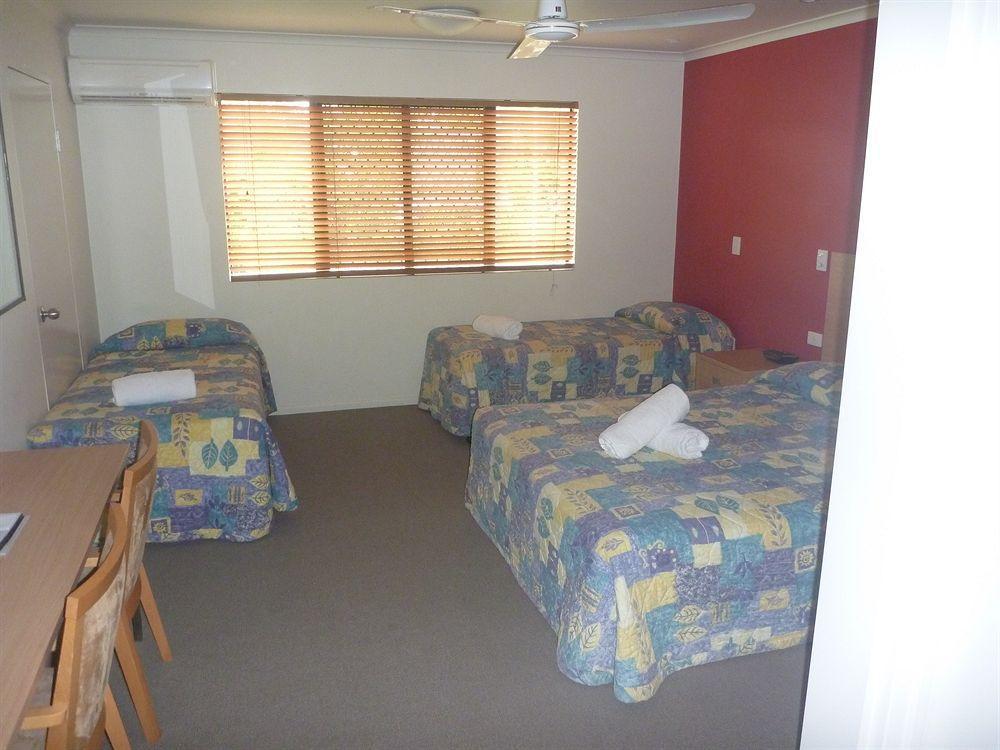 טאונסביל Summit Motel מראה חיצוני תמונה