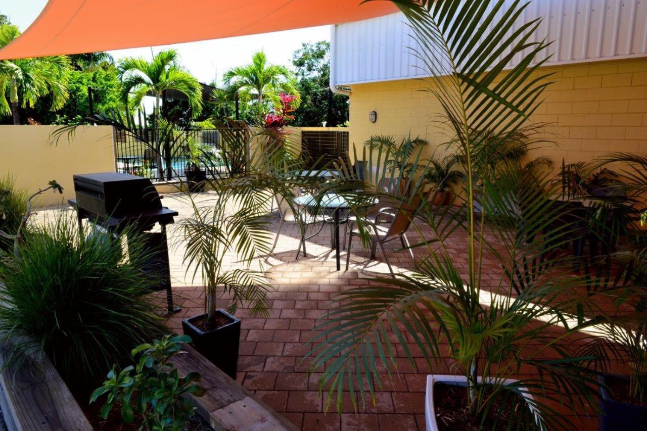 טאונסביל Summit Motel מראה חיצוני תמונה