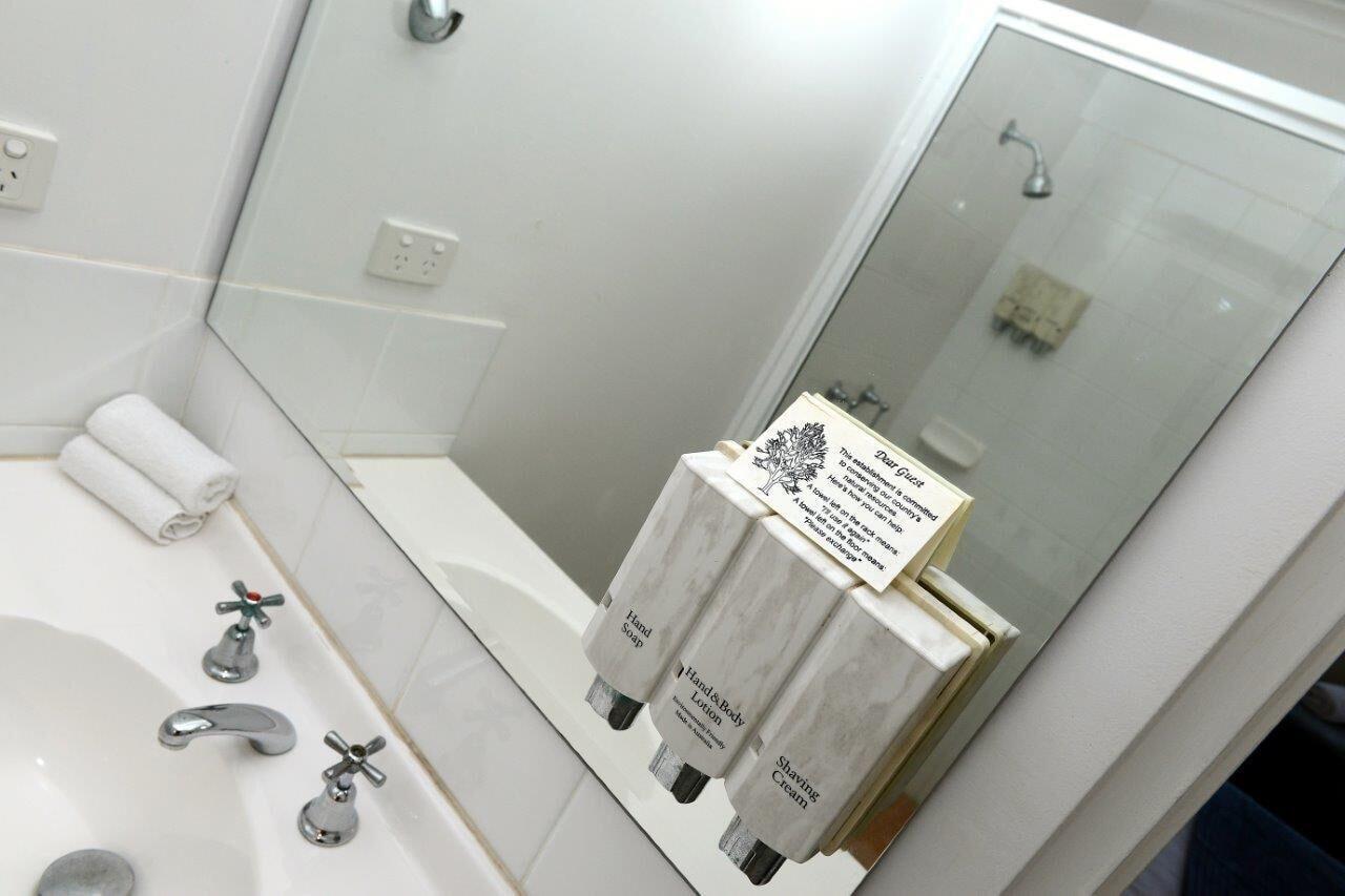 טאונסביל Summit Motel מראה חיצוני תמונה