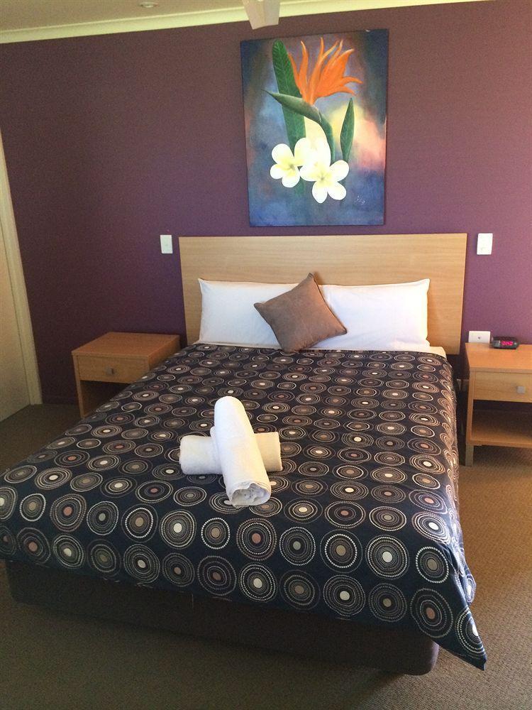 טאונסביל Summit Motel מראה חיצוני תמונה