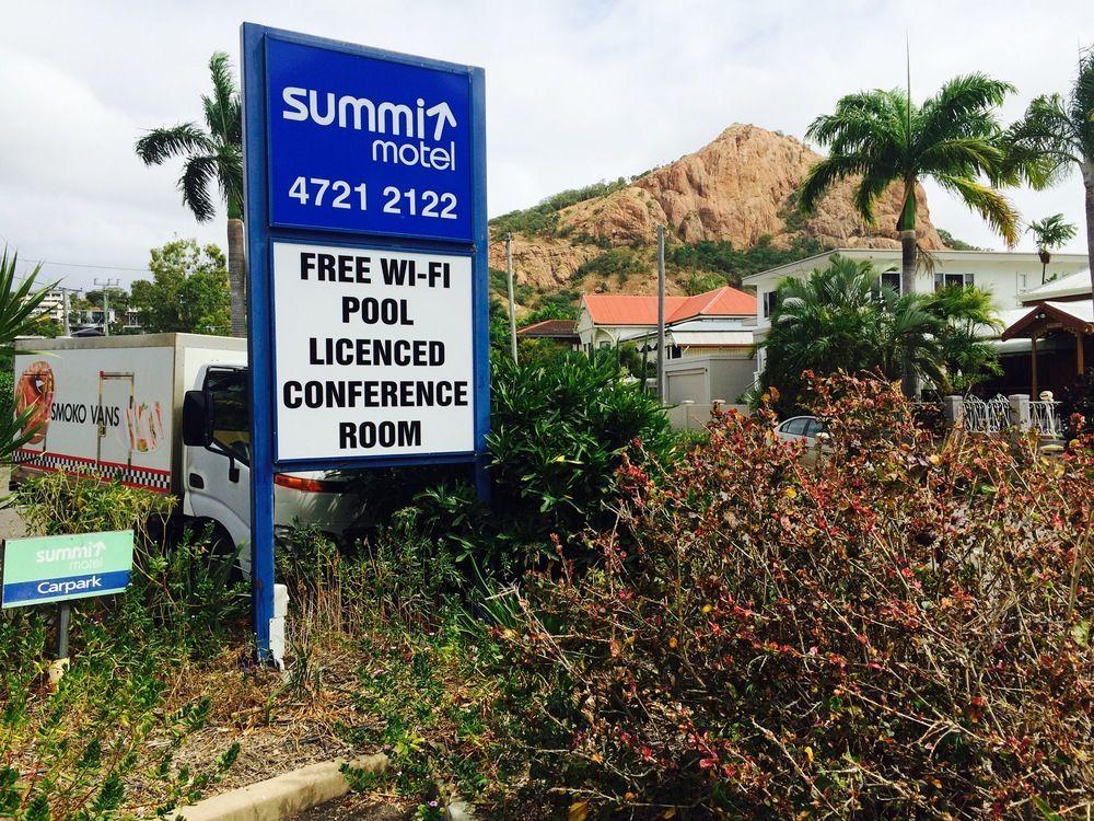 טאונסביל Summit Motel מראה חיצוני תמונה