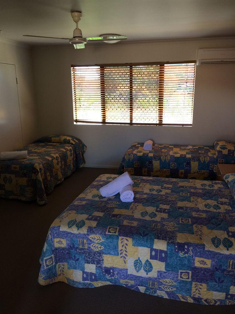טאונסביל Summit Motel מראה חיצוני תמונה