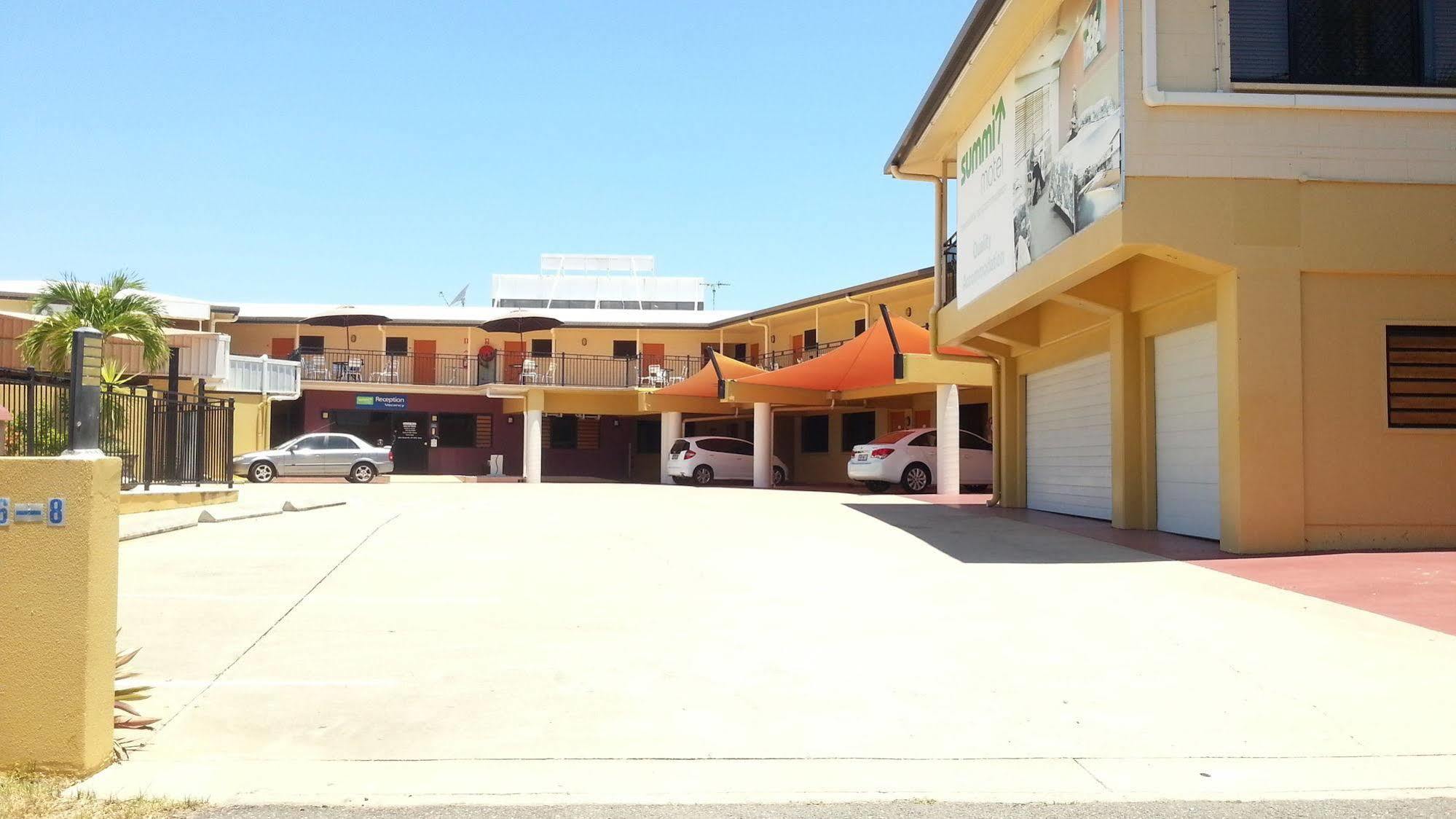 טאונסביל Summit Motel מראה חיצוני תמונה